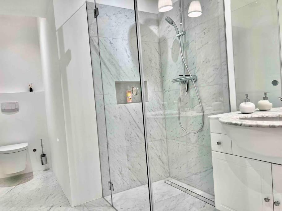 Gemuetliches Und Modernes Apartment,44 M² Виена Екстериор снимка